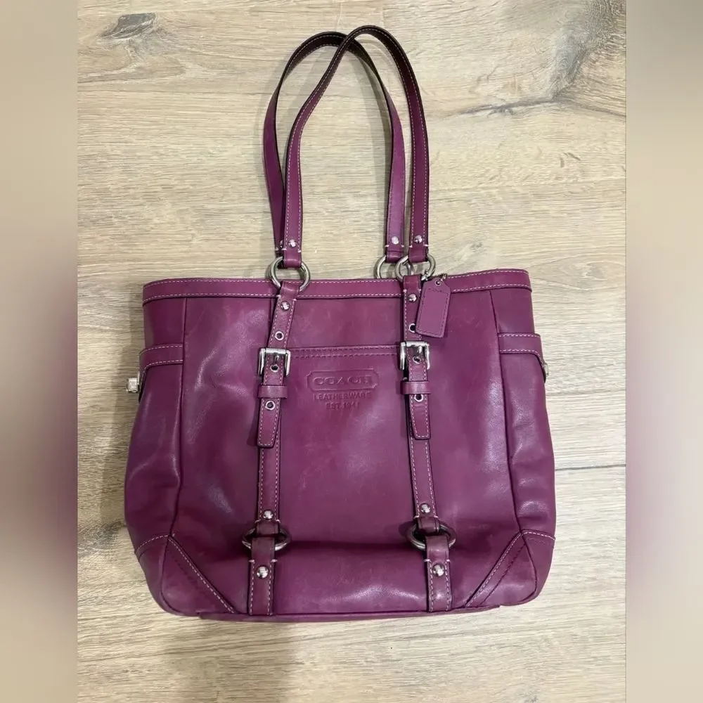 Coach Vintage Soho East West Gallery Magenta Purple Pink Leather Tote Bag Purse